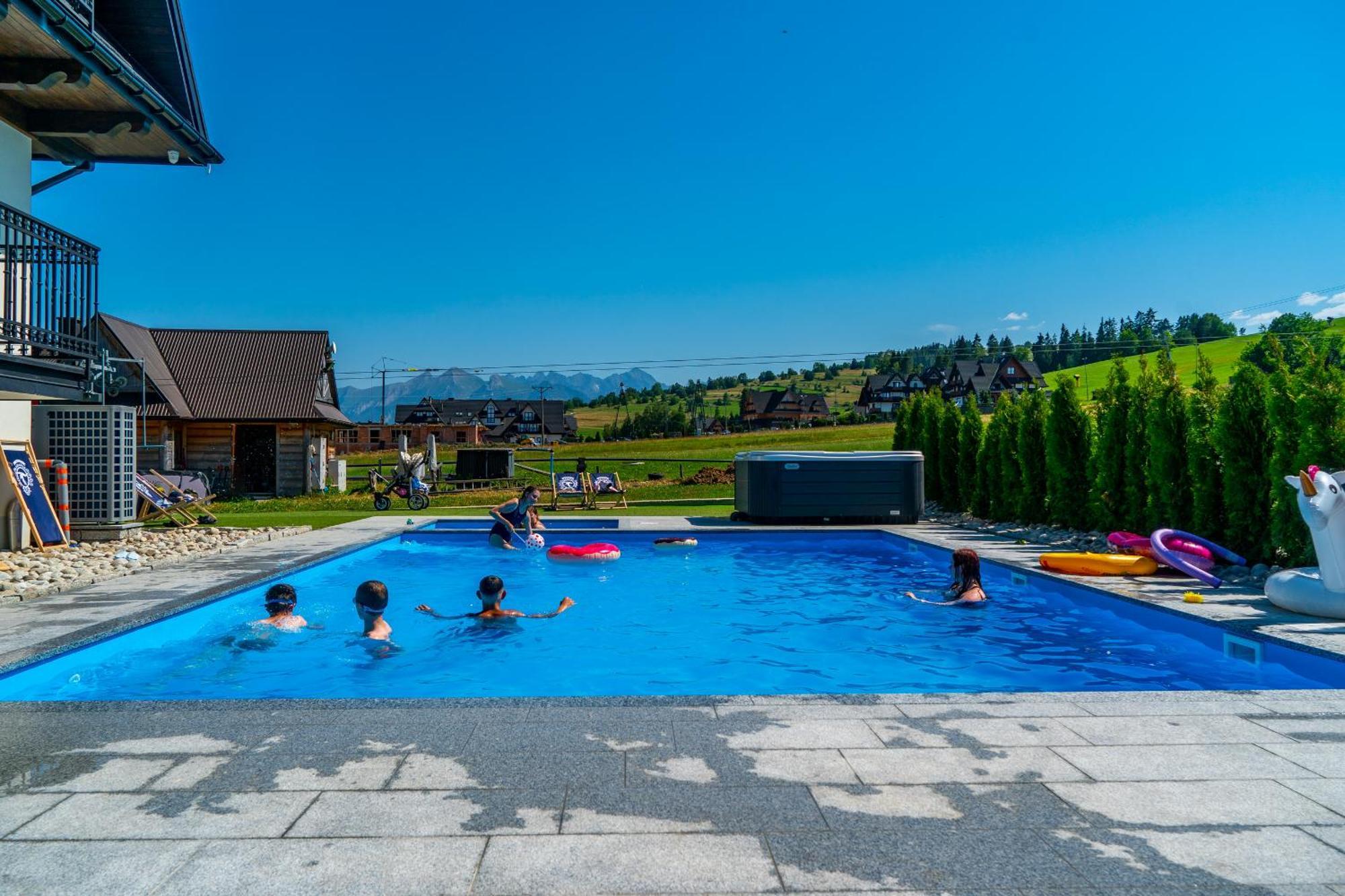 بيالكا تاترزانسكا Aparthotel Rabian-Ski Zewnetrzny Basen Oraz Jacuzzi Z Podgrzewana Woda Sala Zabaw I Dmuchaniec المظهر الخارجي الصورة